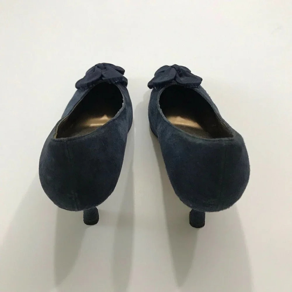 Vintage Madeline Stuart Shoes Blue Suede Heels 5M Pointed Toe‎ Floral Applique
